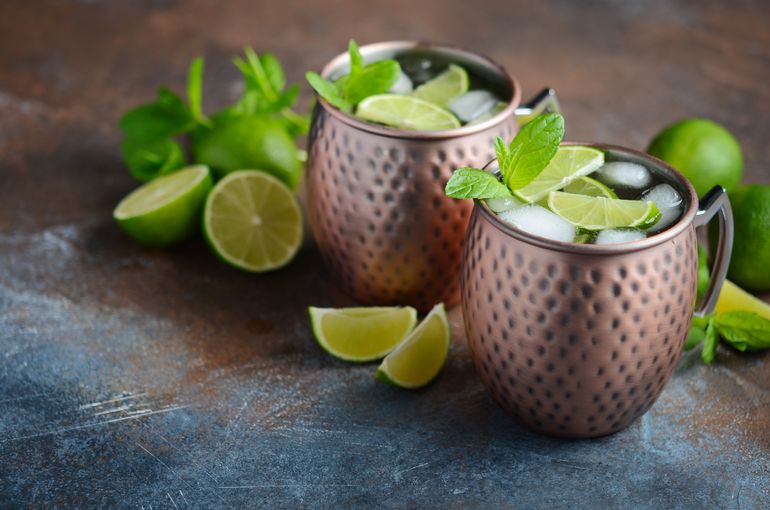 2 glasses of Moscow Mule and decorative lime