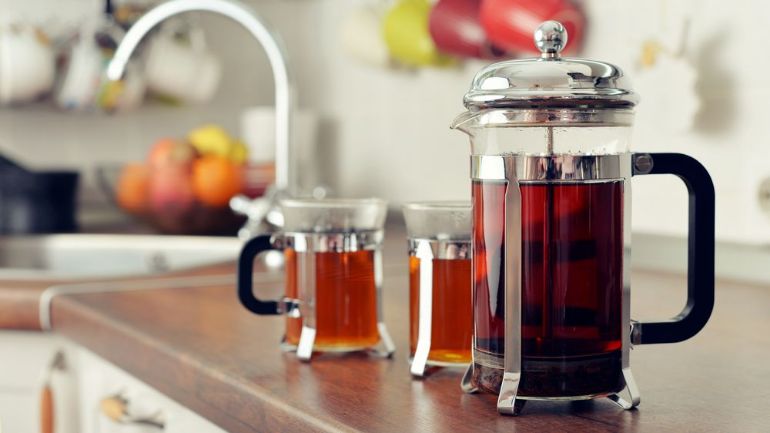 Drink brewing in a coffee press