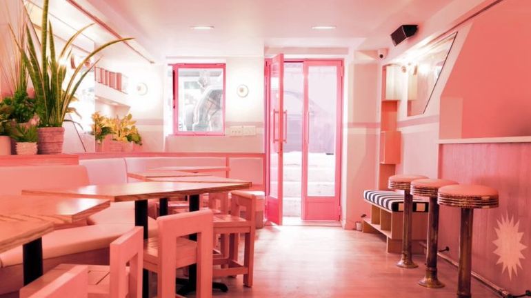 Dining room decorated in pink